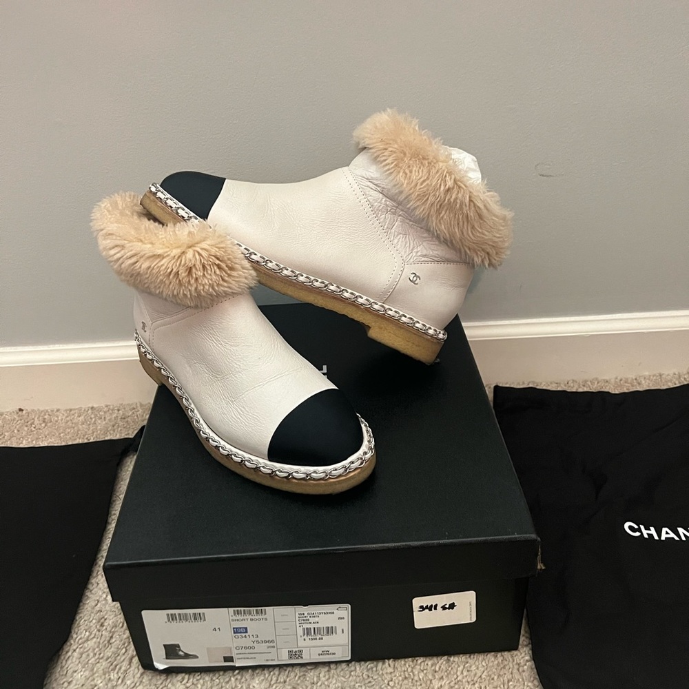 Chanel Short Cream Fur Boots size 41